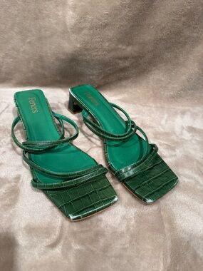 Feners Le Mule Green Croc Embossed Block Heel Mule Sandals Size 41